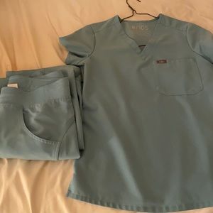 FIGS SEAGLASS SCRUB SET